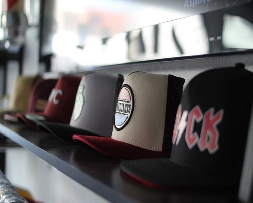 CROWN gaming cap product display